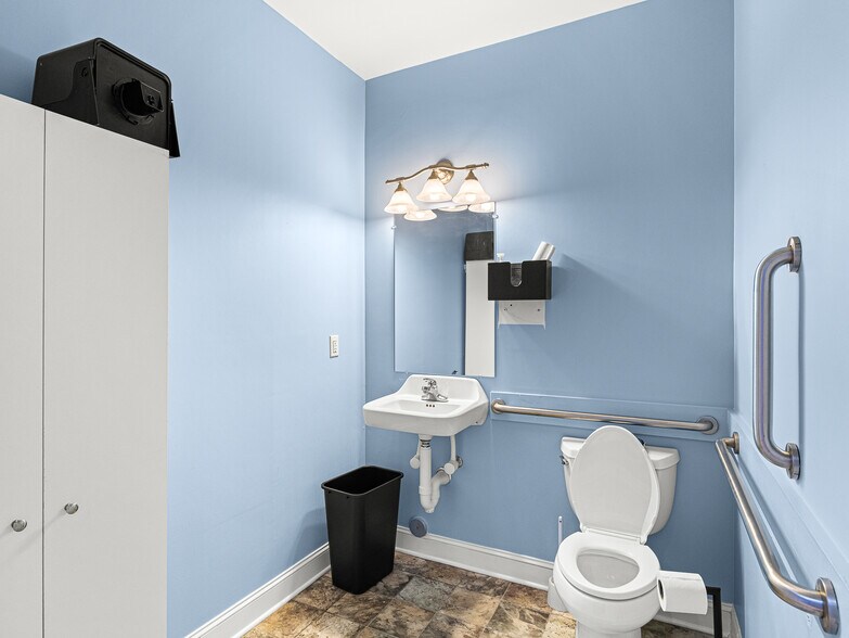 More Photos Of 14 Mimidis Ln, Swannanoa Office For Sale