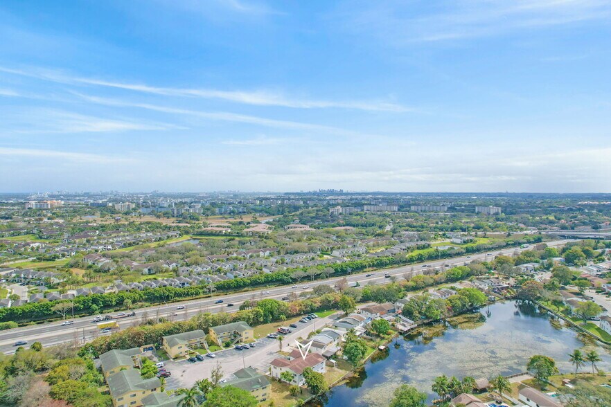 More Photos Of 461 Sunshine Dr, Coconut Creek Apartments For Sale