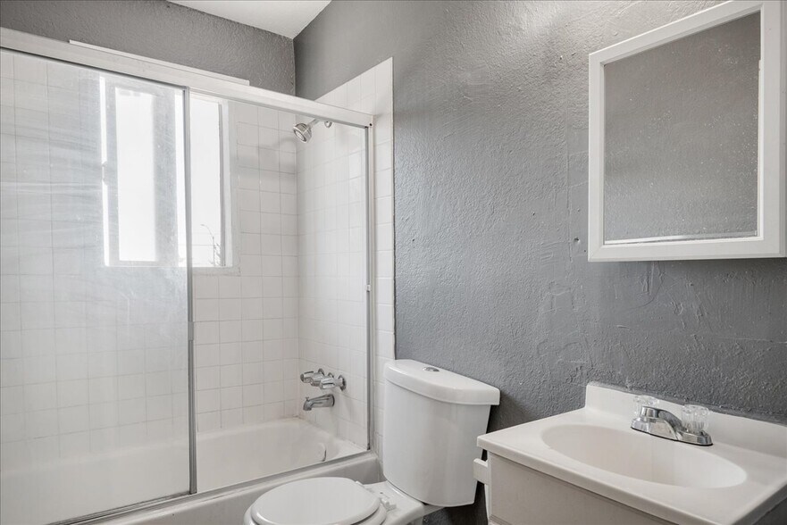 More Photos Of 2520 Ohio Ave, Richmond Apartments For Sale