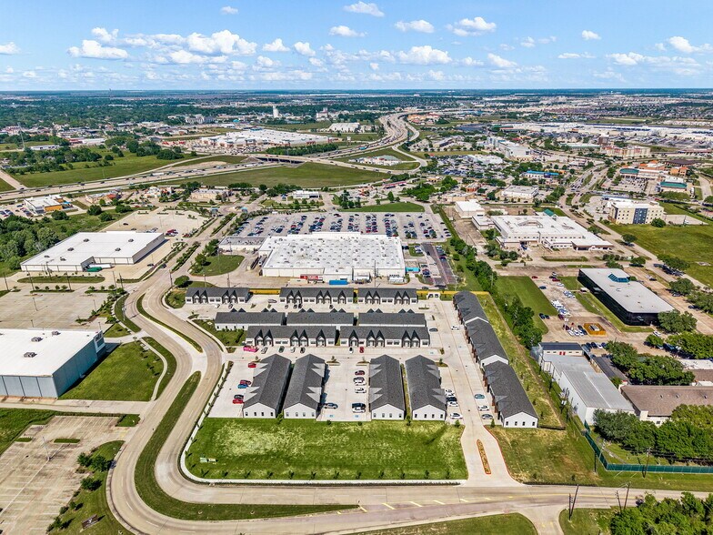 More Photos Of 1325 Main Street, Katy Medical For Sale