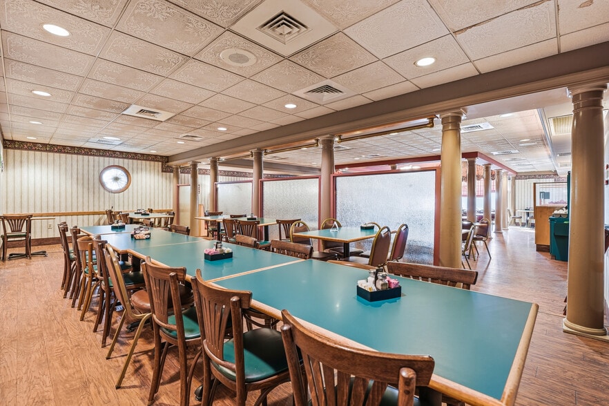 More Photos Of 2305 Wilmington Rd, New Castle Restaurant For Sale