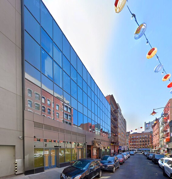 More Photos Of 18-20 Elizabeth St, New York Storefront For Lease