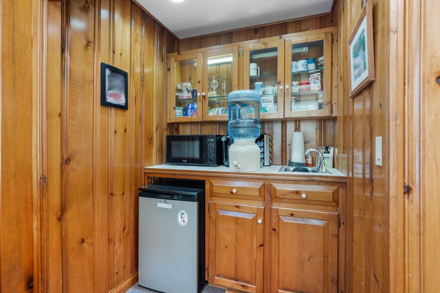 More Photos Of 123 Live Oak Ave, Daytona Beach Office Residential For Sale