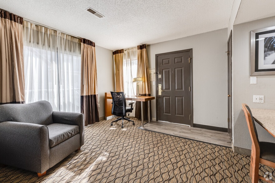 More Photos Of 4919 Lima Rd, Fort Wayne Hotel For Sale