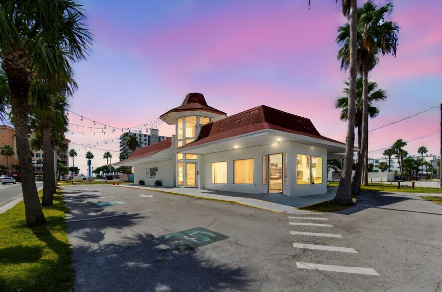 More Photos Of 50 153rd Ave, Madeira Beach Freestanding For Sale