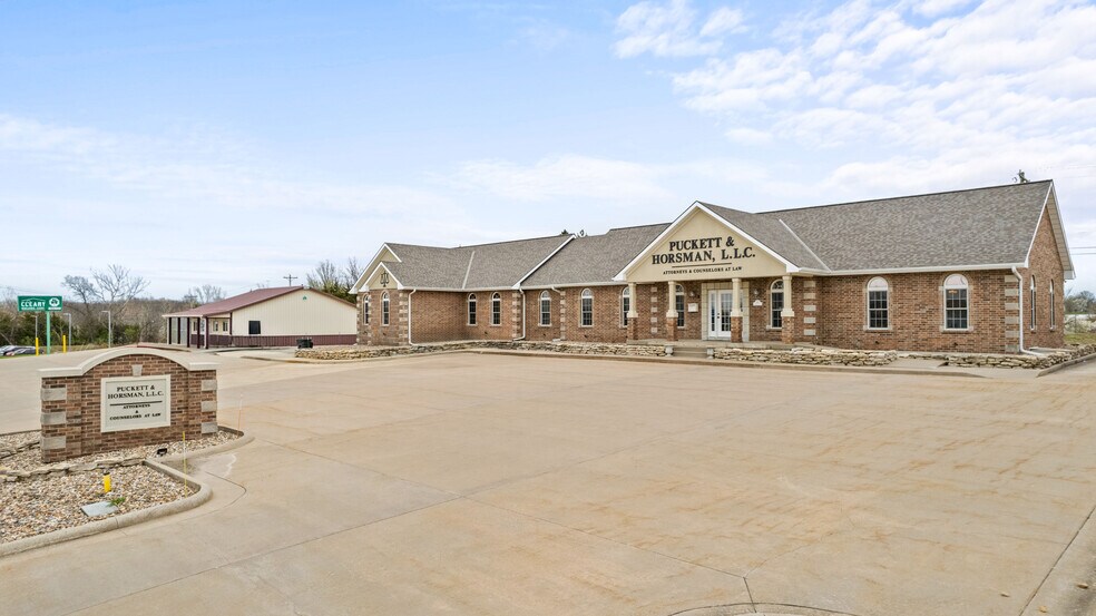 More Photos Of 616 Lana Dr, Cameron Office For Sale