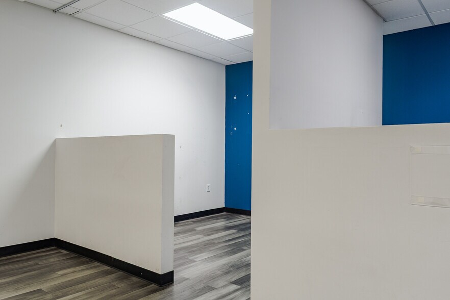 More Photos Of 1707 Alpine Dr, Columbia Storefront Retail Office For Lease