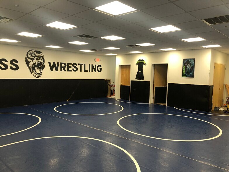 More Photos Of 321 Changebridge Rd, Pine Brook General Retail For Sale