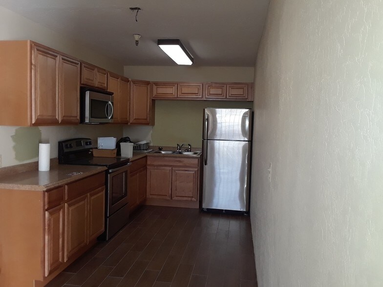 More Photos Of 2017 W Ironwood Dr, Phoenix Service For Sale