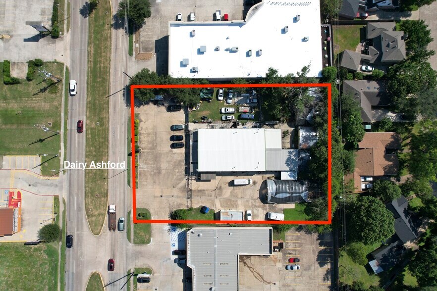 More Photos Of 2920 Dairy Ashford Rd, Houston Showroom For Sale