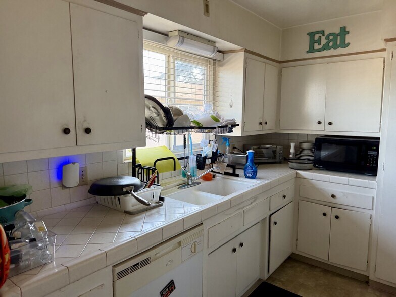 More Photos Of 2005-2007 S Stoneman Ave, Alhambra Multifamily For Sale