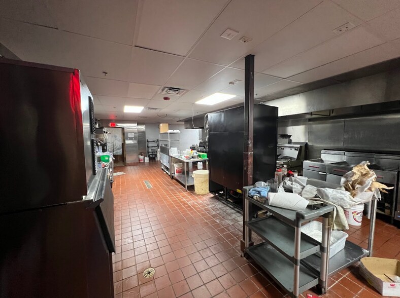 More Photos Of 1505 Manchester Expy, Columbus Restaurant For Lease