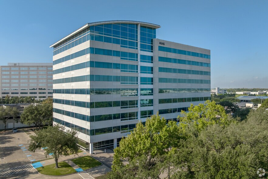 More Photos Of 4646 W Sam Houston Pky N, Houston Office For Lease