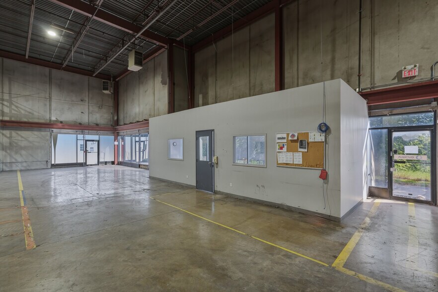 More Photos Of 2001-2045 Drew Rd, Mississauga Warehouse For Lease