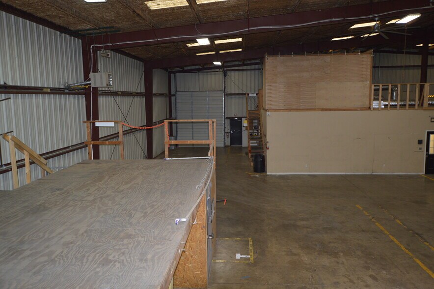 More Photos Of 4951 Grisham Dr, Rowlett Manufacturing For Lease