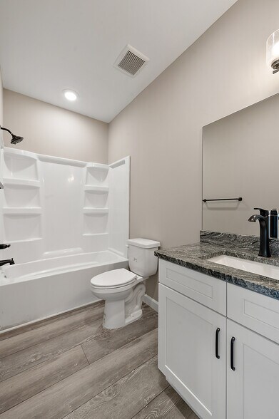 More Photos Of 1251 E Woodward Heights Blvd, Hazel Park Apartments For Sale