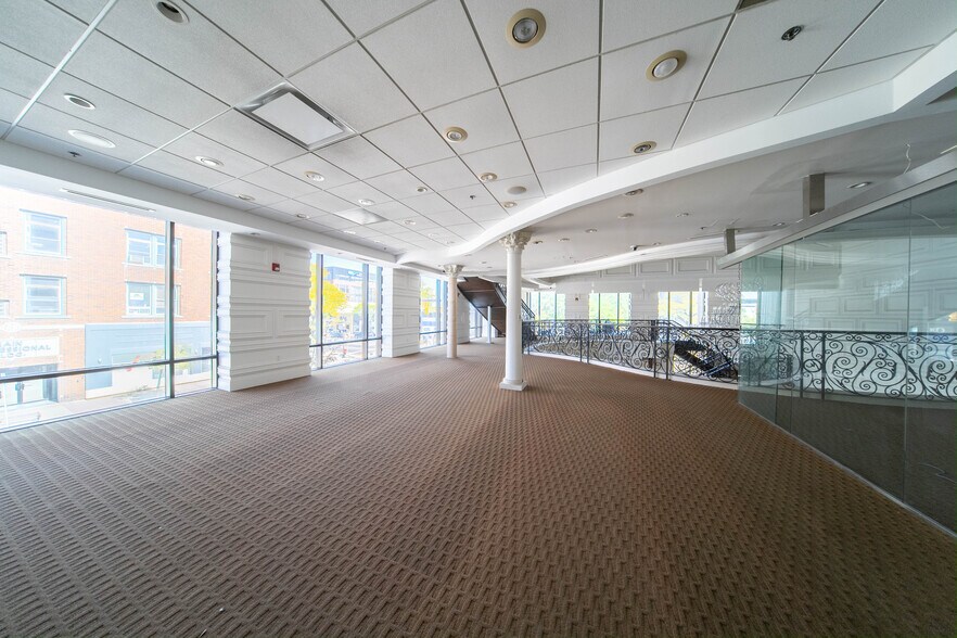 More Photos Of 400 S Main St, Royal Oak Storefront Retail Office For Sale