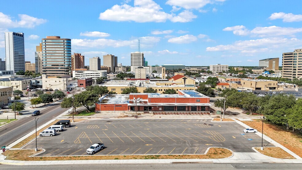 More Photos Of 201 E Illinois Ave, Midland Office For Sale
