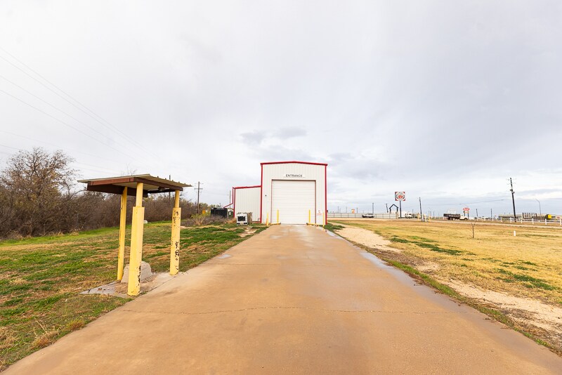 More Photos Of 358 S Access, Tye Carwash For Sale