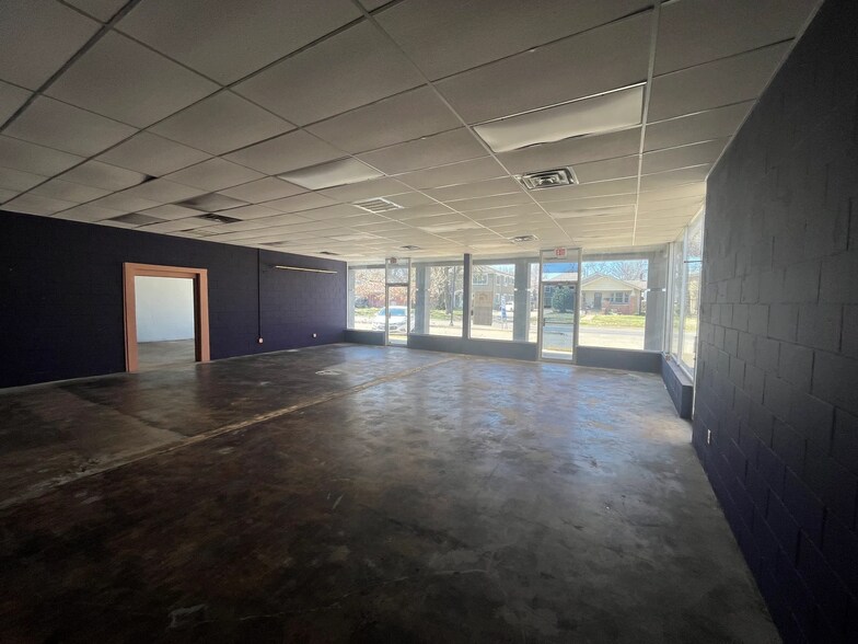 More Photos Of 749 Jenkins Ave, Norman General Retail For Lease