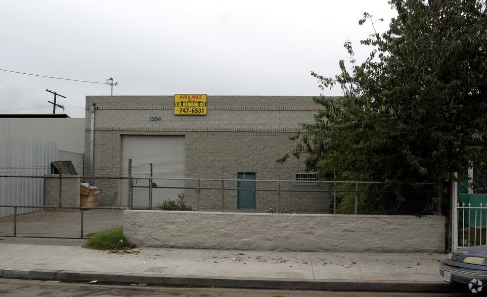 More Photos Of 1204 E 58th Dr, Los Angeles Warehouse For Sale