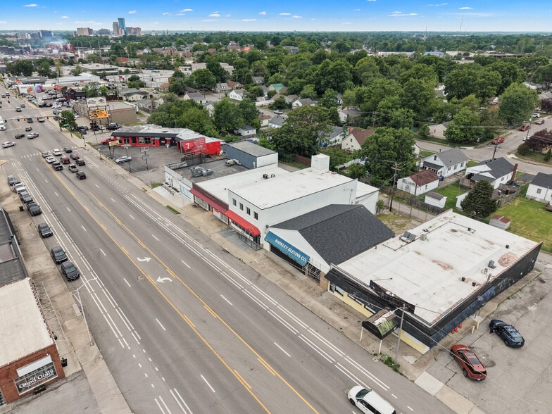 More Photos Of 937 Winchester Rd, Lexington Storefront For Lease