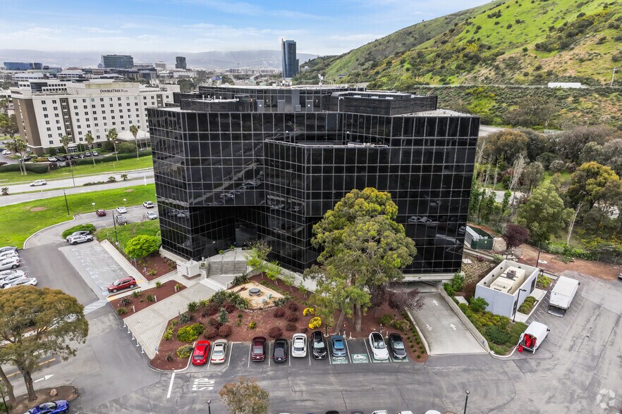 More Photos Of 1000 Marina Blvd, Brisbane Office For Lease