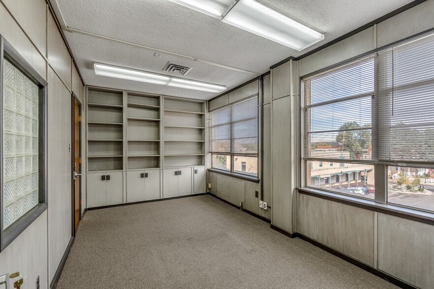 More Photos Of 142 W Palace Ave, Santa Fe Office Residential For Sale