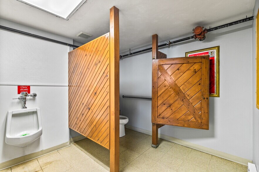 More Photos Of 270 Onset Ave, East Wareham Restaurant For Sale