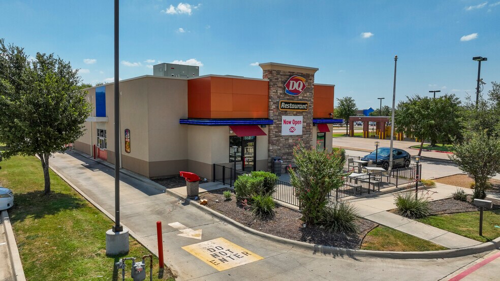 More Photos Of 8620 N Beach St, Keller Freestanding For Sale