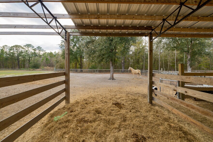 More Photos Of 6012 Long Branch Rd, Jacksonville Horse Stables For Sale