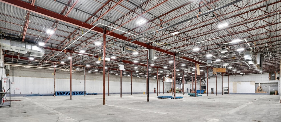 More Photos Of 1020 Boul Michèle-Bohec, Blainville Food Processing For Lease