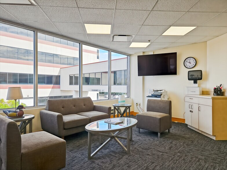 More Photos Of 258 Corporate Dr, Madison Coworking Space