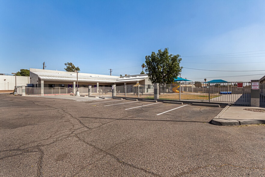 More Photos Of 5827 N 35th Ave, Phoenix Schools For Sale