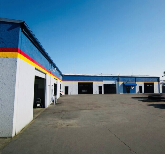 Primary Photo Of 74725 Joni Dr, Palm Desert Auto Repair For Sale