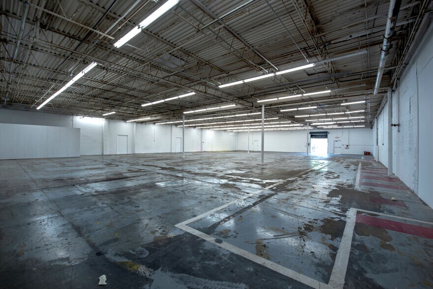 More Photos Of 1700 Overhead Bridge Rd NE, Cleveland Warehouse For Lease