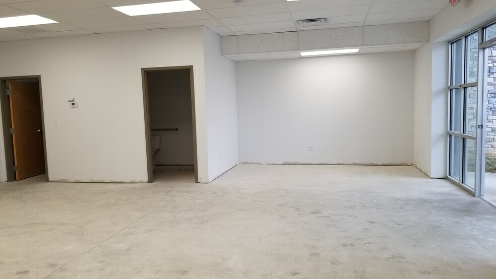 More Photos Of 13212 Wicker Ave, Cedar Lake Office For Lease