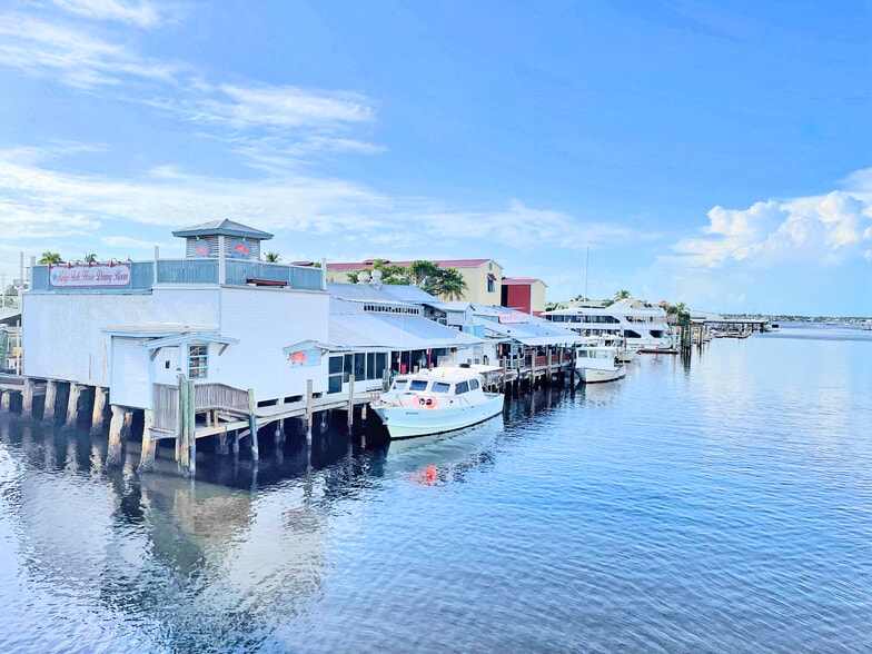 More Photos Of 1302 5th Ave S, Naples Restaurant For Sale