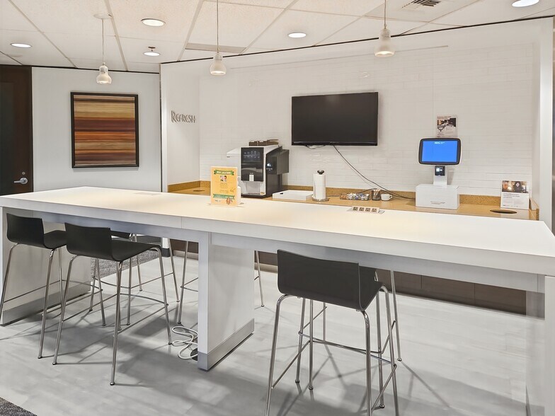 More Photos Of 11900 NE 1st St, Bellevue Coworking Space