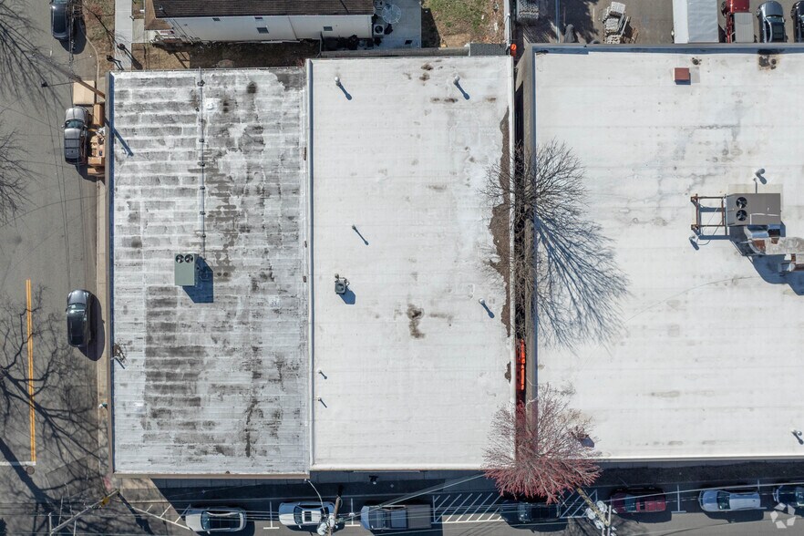 More Photos Of 910 3rd Ave, New Hyde Park Warehouse For Sale