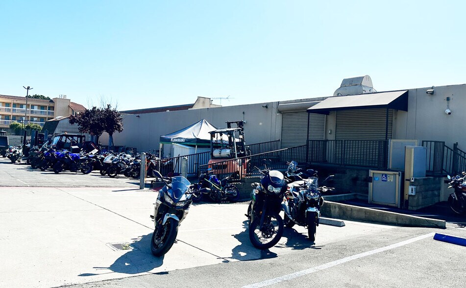 More Photos Of 21756-21758 Foothill Blvd, Hayward General Retail For Sale