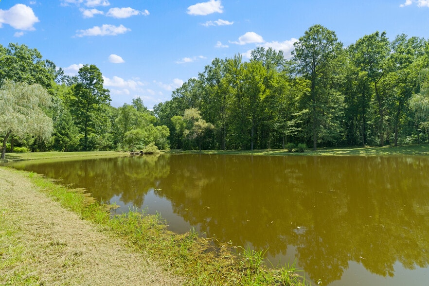 More Photos Of 5455 Plantation Rd, Sunbury Lodge Meeting Hall For Sale