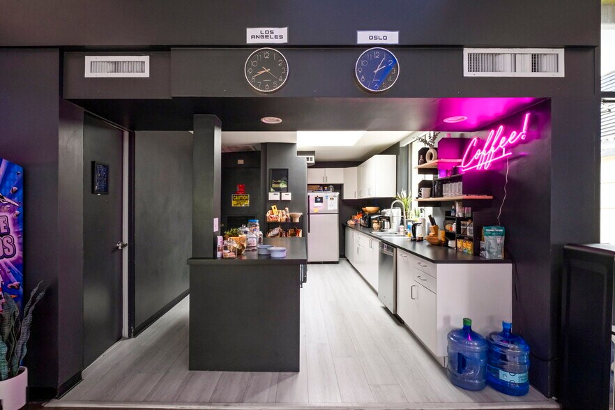 More Photos Of 5200 Venice Blvd, Los Angeles Loft Creative Space For Sale