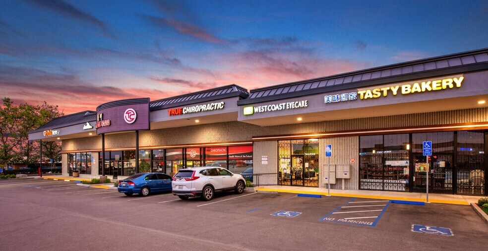 More Photos Of 4344 Convoy St, San Diego Storefront For Lease