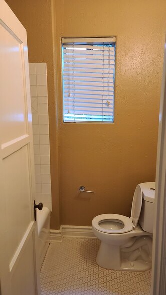 More Photos Of 1147 6th St, Santa Monica Apartments For Sale