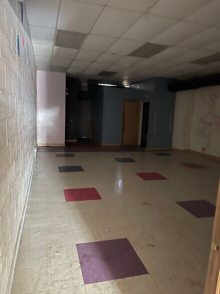 More Photos Of 2108-2116 W 95th St, Chicago Freestanding For Lease