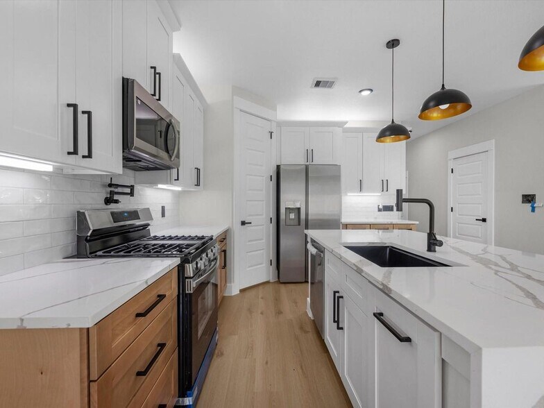 More Photos Of 1030 Reverend B J Lewis dr, Houston Apartments For Sale