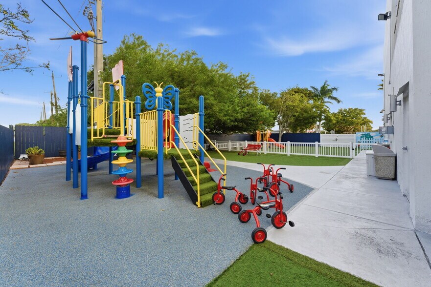 More Photos Of 6545 NW 169th St, Hialeah Medical For Sale