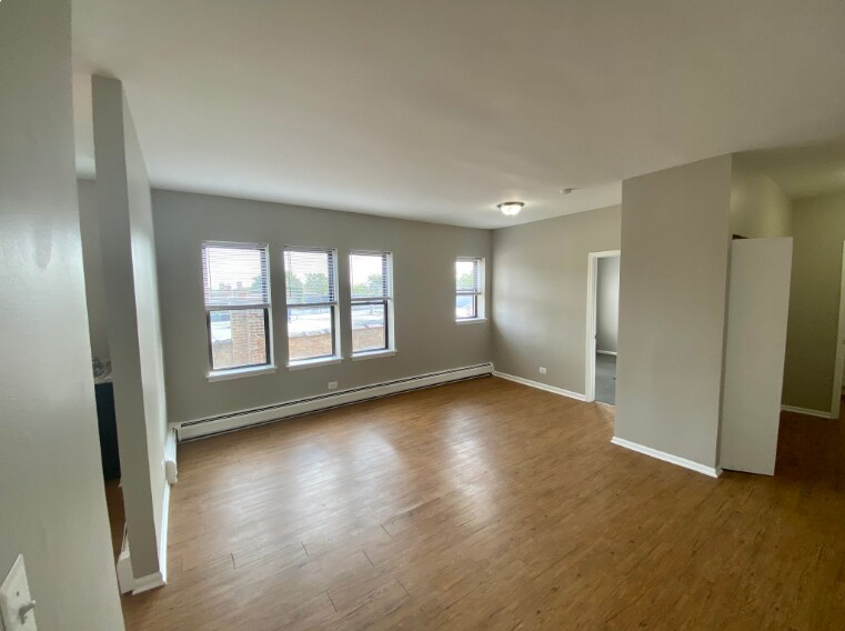 More Photos Of 6811 S Paxton Ave, Chicago Apartments For Sale
