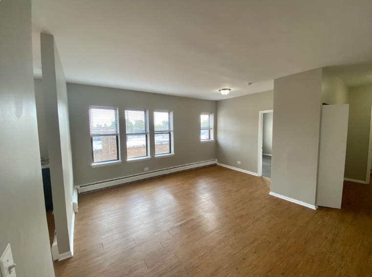 More Photos Of 6811 S Paxton Ave, Chicago Apartments For Sale